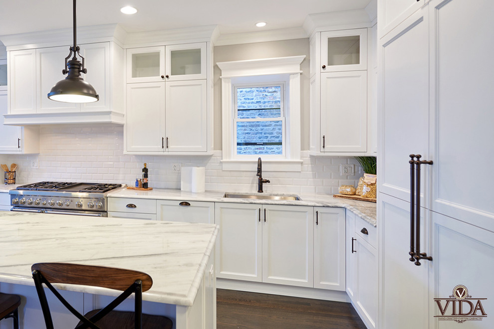 Kitchen - kitchen idea in Chicago