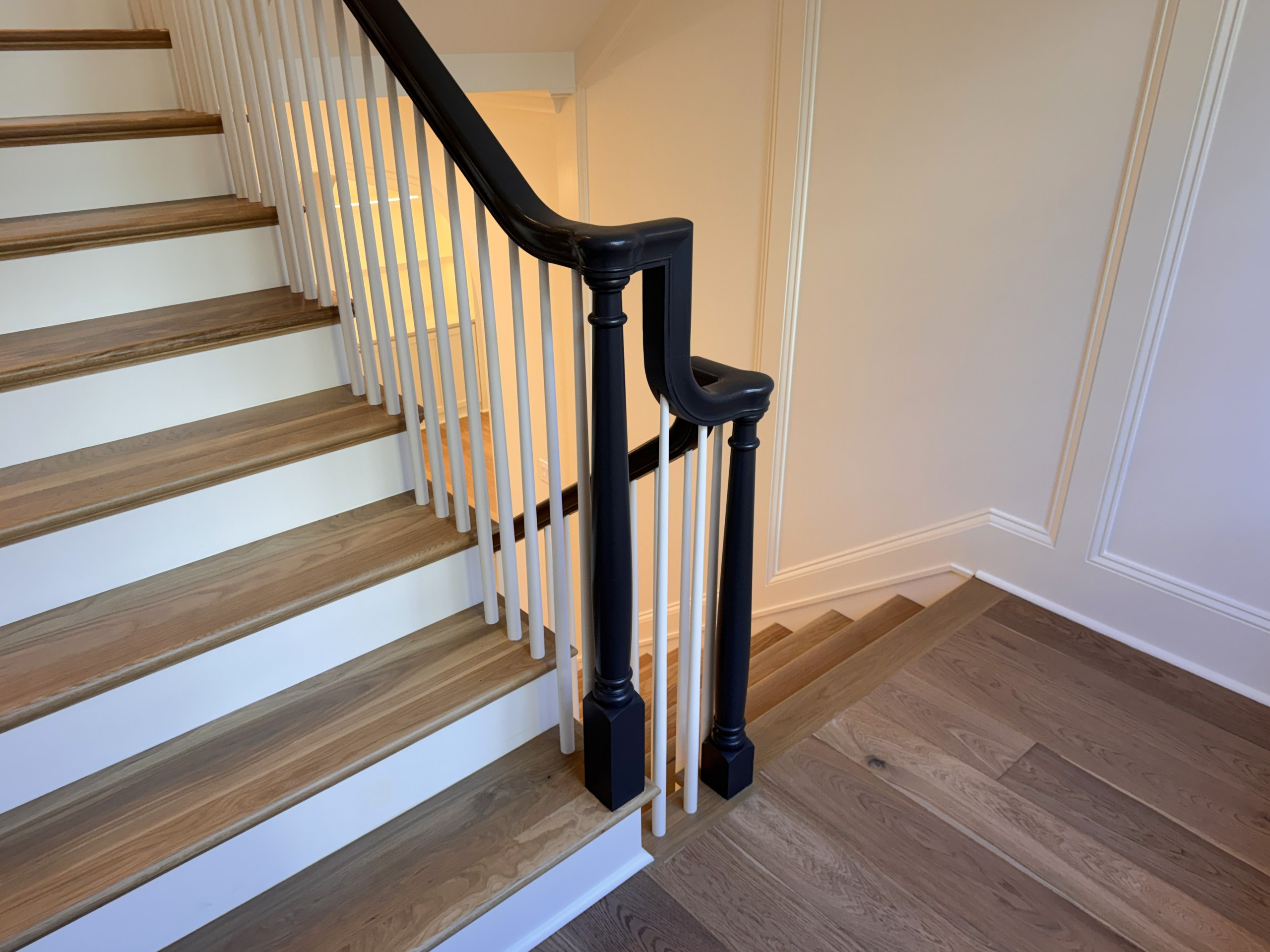 Project #160 | Traditional Box Stair with Gooseneck Handrail