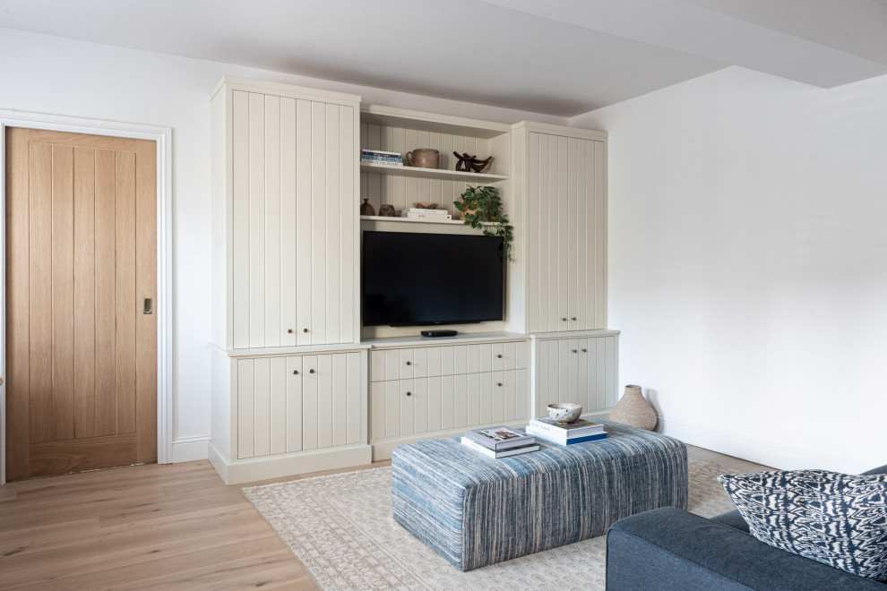 Design ideas for a scandinavian living room in Surrey.