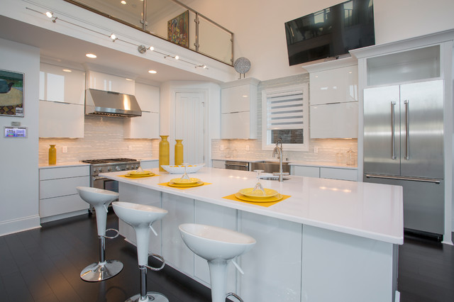 White Kitchen contemporaneo-cucina