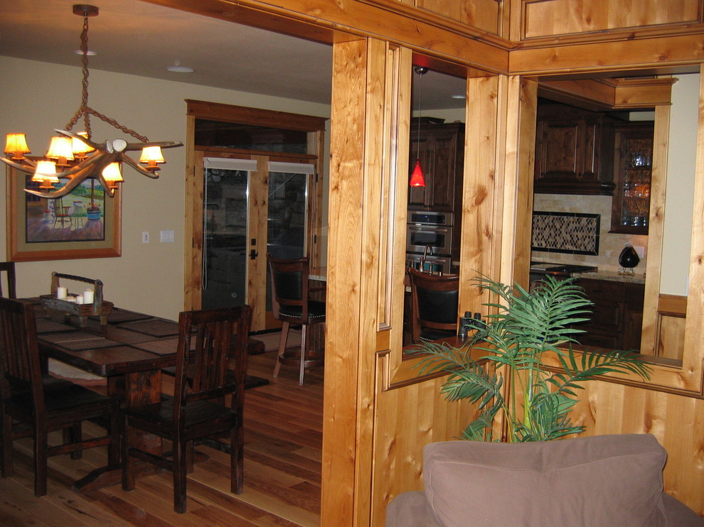 Mountain style kitchen photo in Seattle