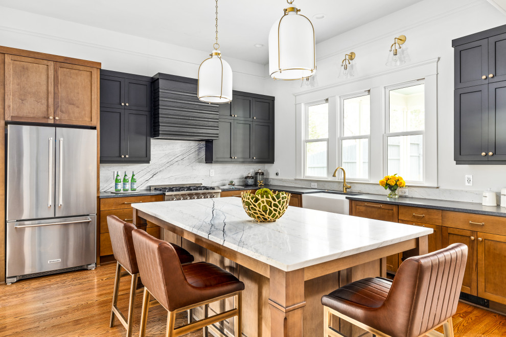 Kitchen - transitional kitchen idea in Atlanta
