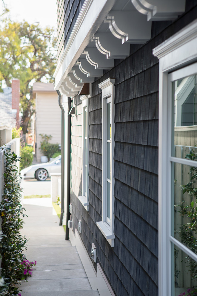 Home design - transitional home design idea in Orange County