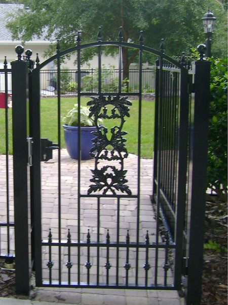 Arch top garden gate with oak panel - Mediterranean - Jacksonville - by