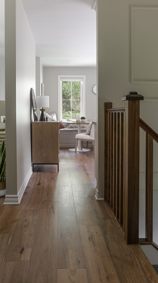 Example of a transitional hallway design in Toronto