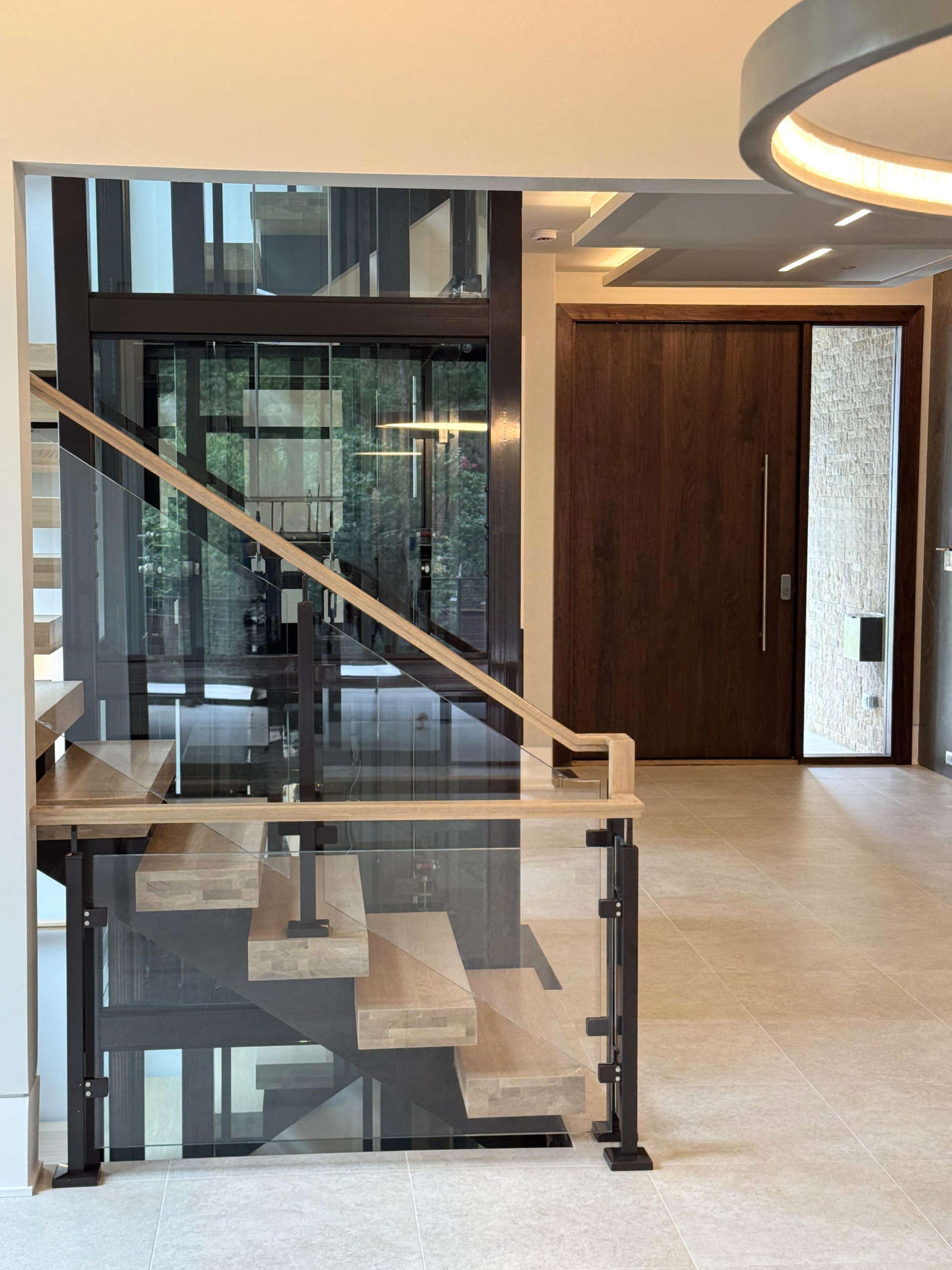 136_Modern Mono-Beam Encircling Glass Elevator, Bethesda, MD 20814