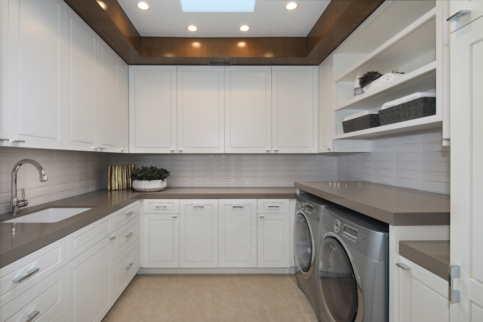 This is an example of a contemporary utility room in Los Angeles.