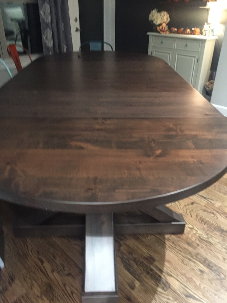 Round Expanding Table