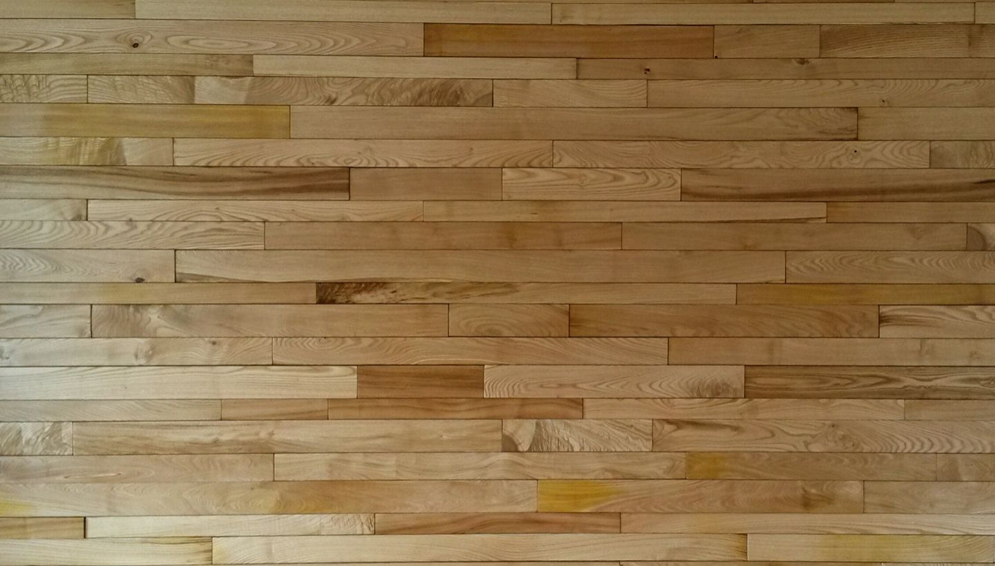 Декоративная стена в спальне.