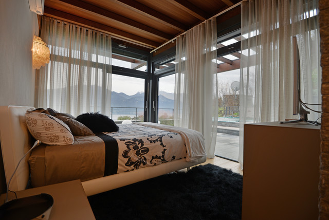 appartamento a Menaggio contemporary-bedroom