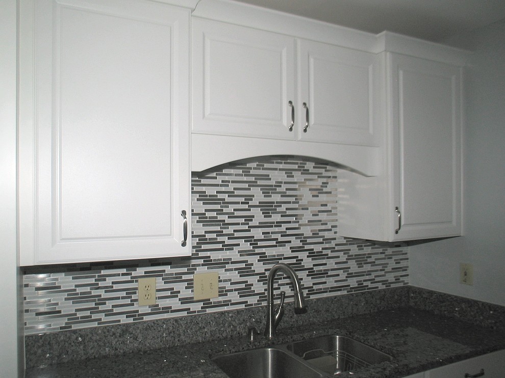 Inspiration for a transitional kitchen remodel in Raleigh