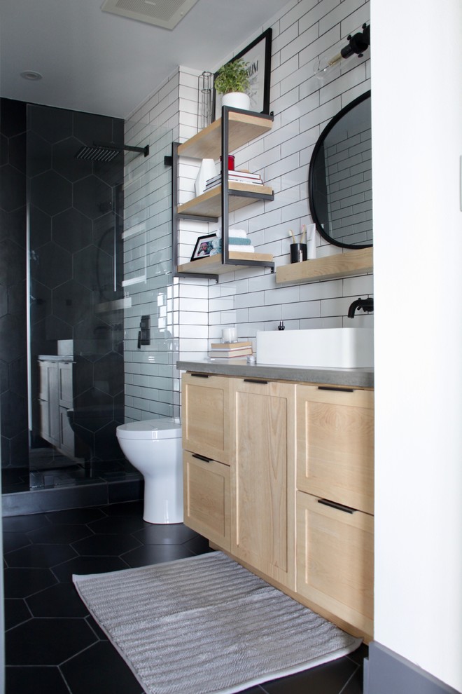Inspiration for a transitional bathroom in Miami.