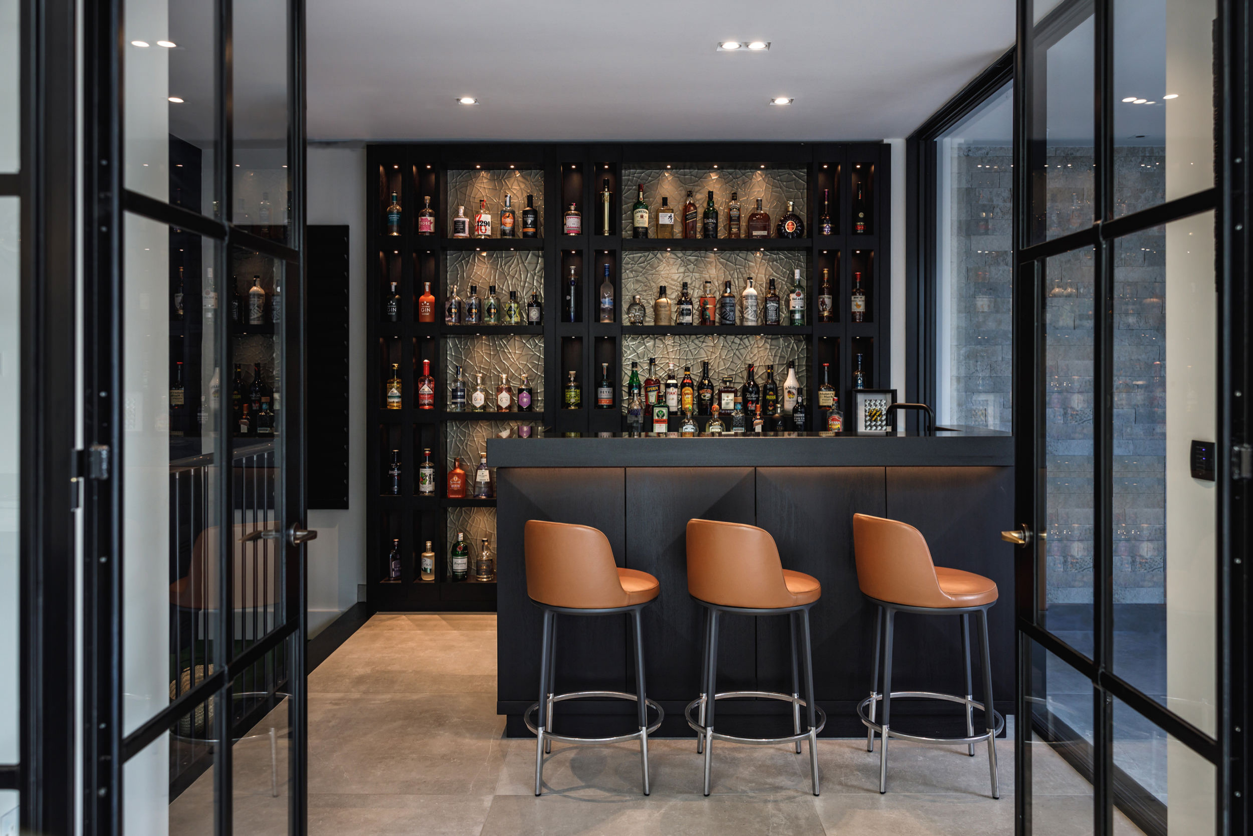 Glass bar  Modern home bar, Modern home bar designs, Home bar designs