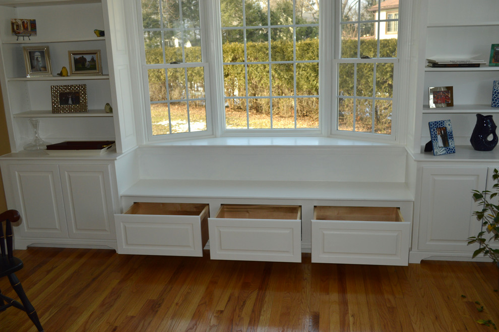 Built in book shelf's and Bay window with seat and draws ...