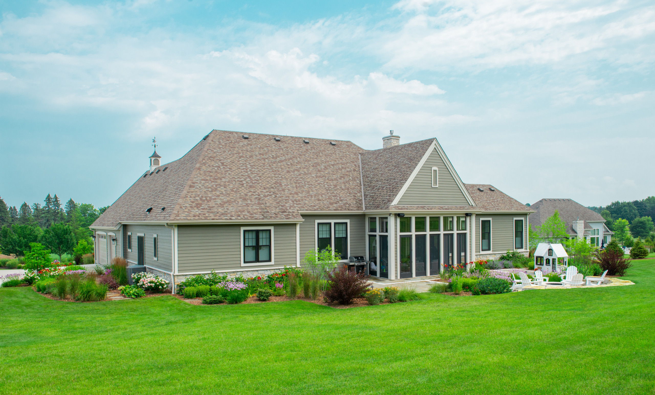 Transitional Back Yard Landscape - Mequon, WI