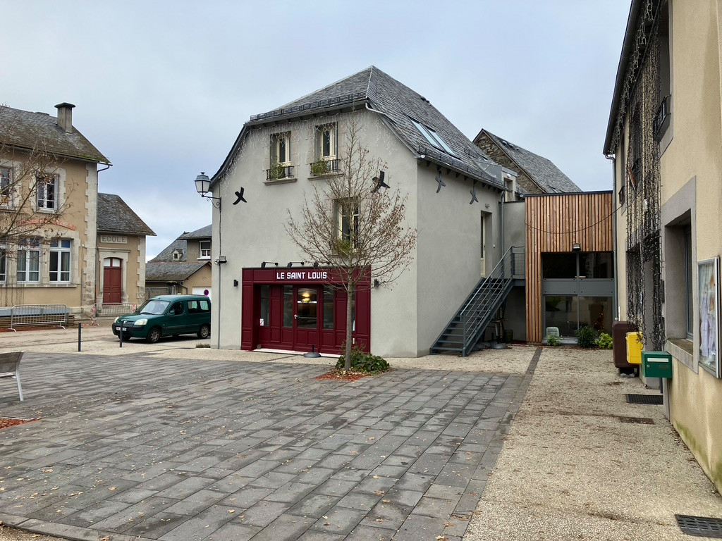 REHABILITATION ET EXTENSION D'UN CAFE-RESTAURANT à VEBRET (centre-bourg)