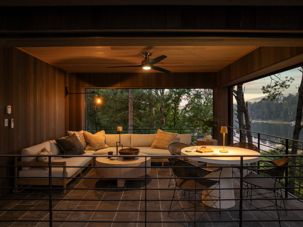 Example of a mountain style deck design in Minneapolis