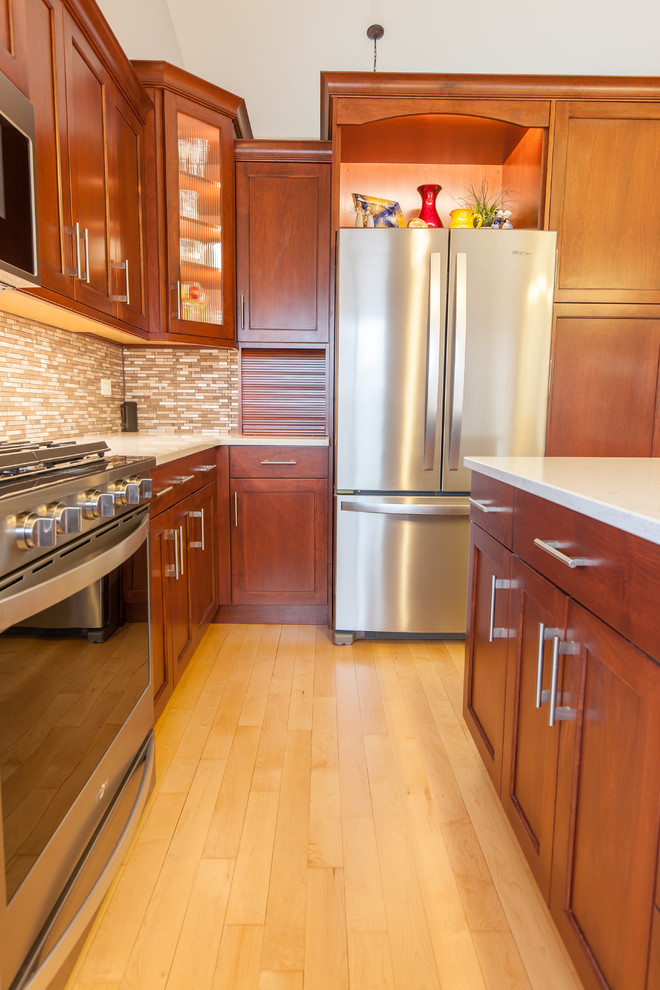 Inspiration for a transitional kitchen remodel in Chicago
