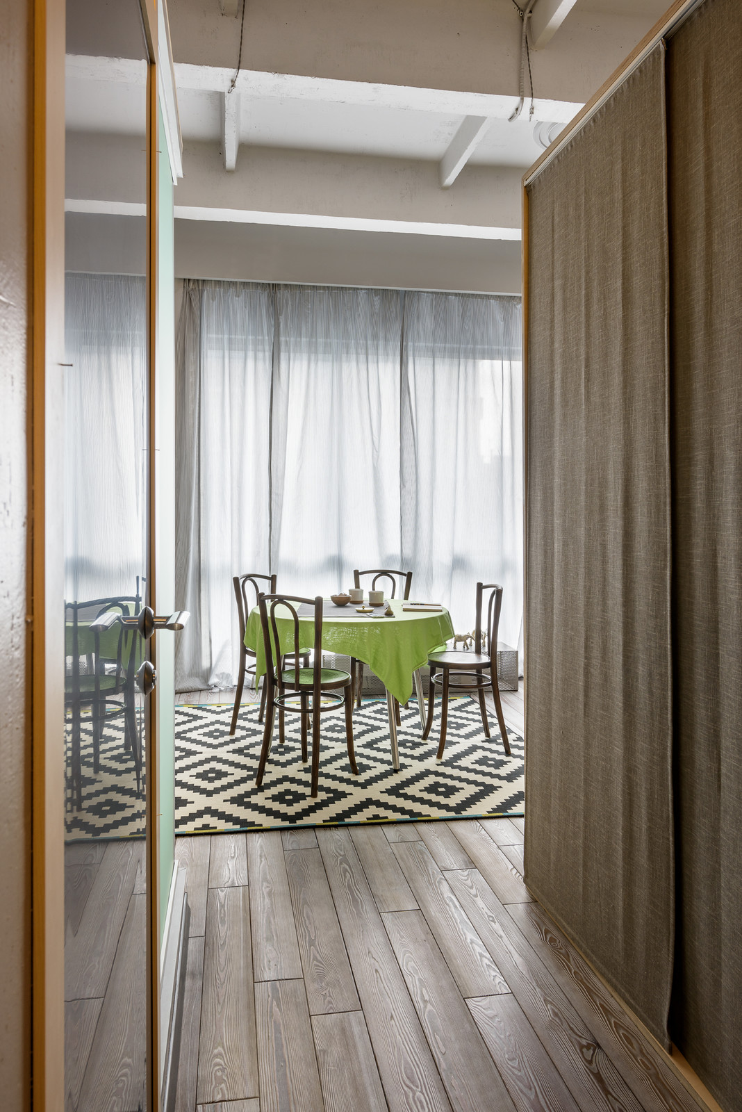 Декорирование студии в Tribeka Apartments