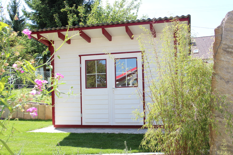Freistehendes, Kleines Landhausstil Gartenhaus in Sonstige