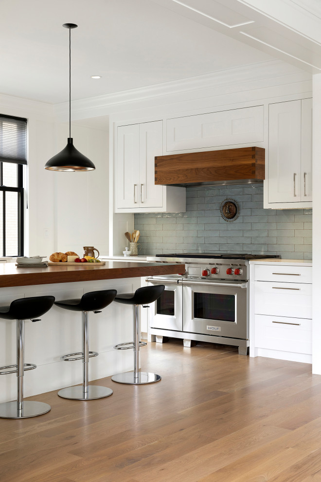 Inspiration for a transitional kitchen remodel in Minneapolis