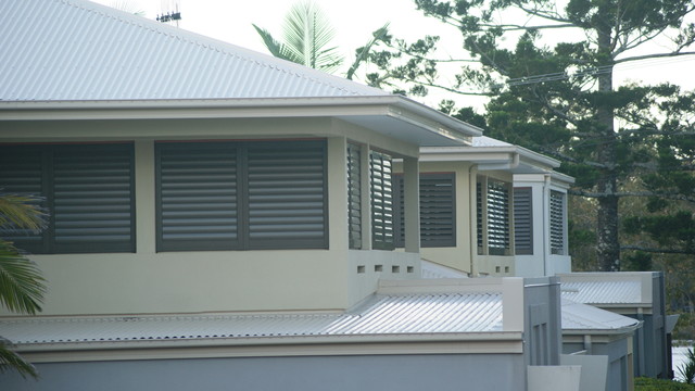 Aluminium Shutters for Balconies moderne-hus-og-facade