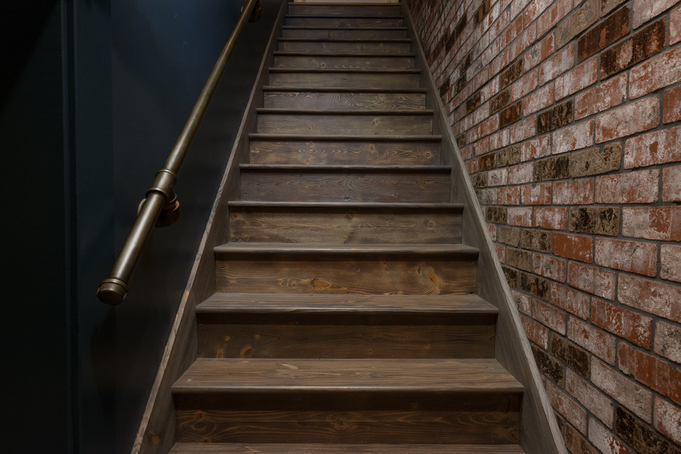 Пример оригинального дизайна: большая лестница в стиле лофт