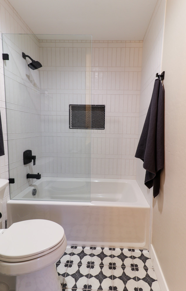 Bathroom - bathroom idea in Phoenix