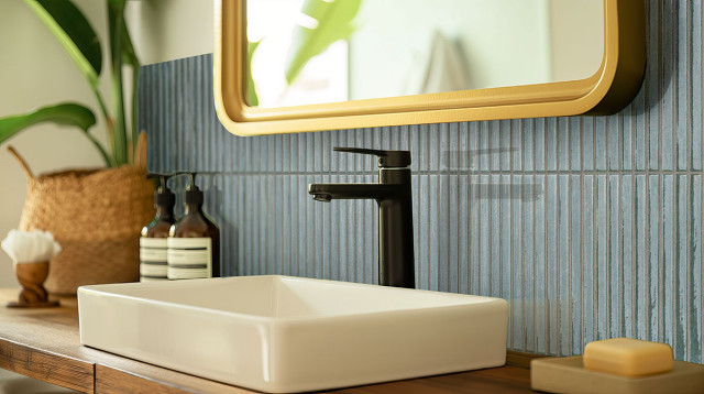 MSI Gems Caraibi Tile modern-powder-room