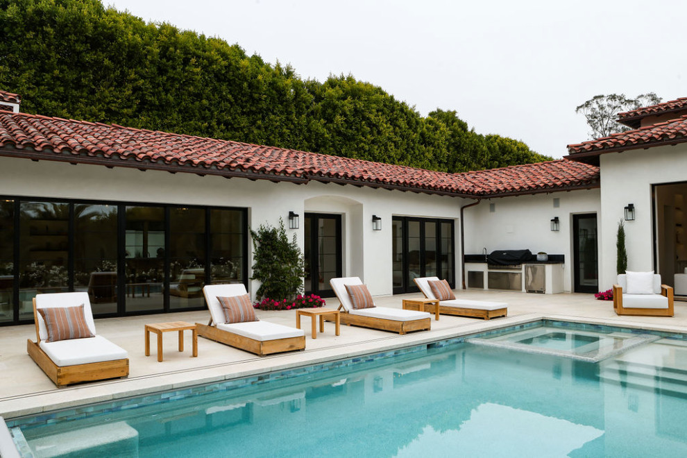 Transitional pool photo in Santa Barbara