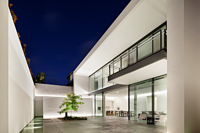 The Minimalist House contemporary-traedgaard