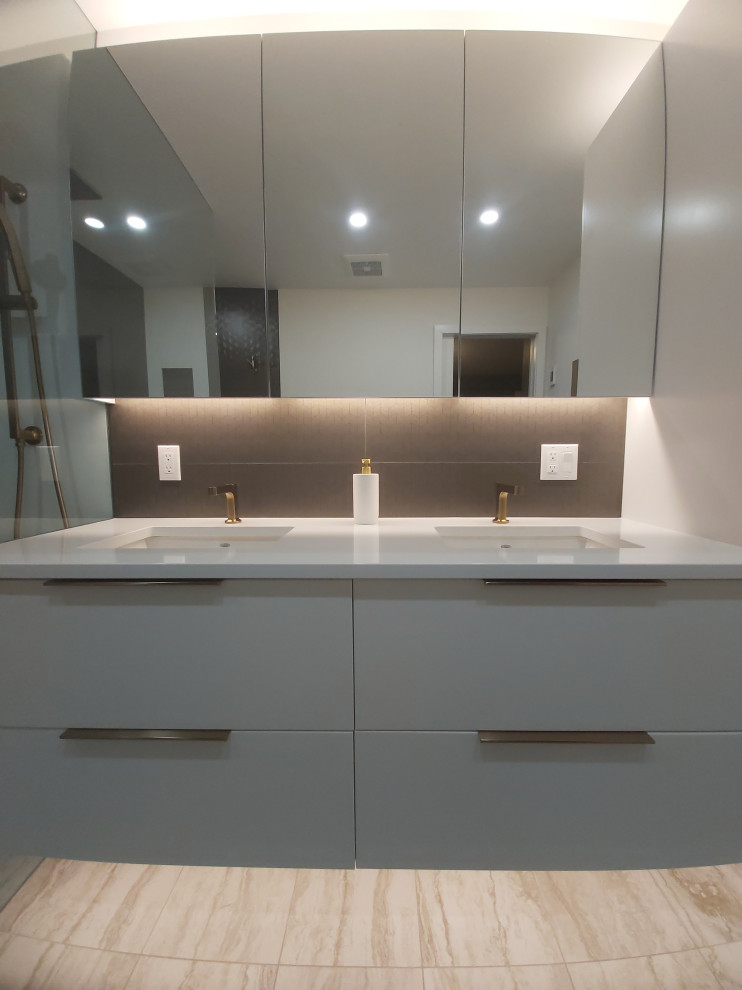 Barrhaven Modern Ensuite Bathroom