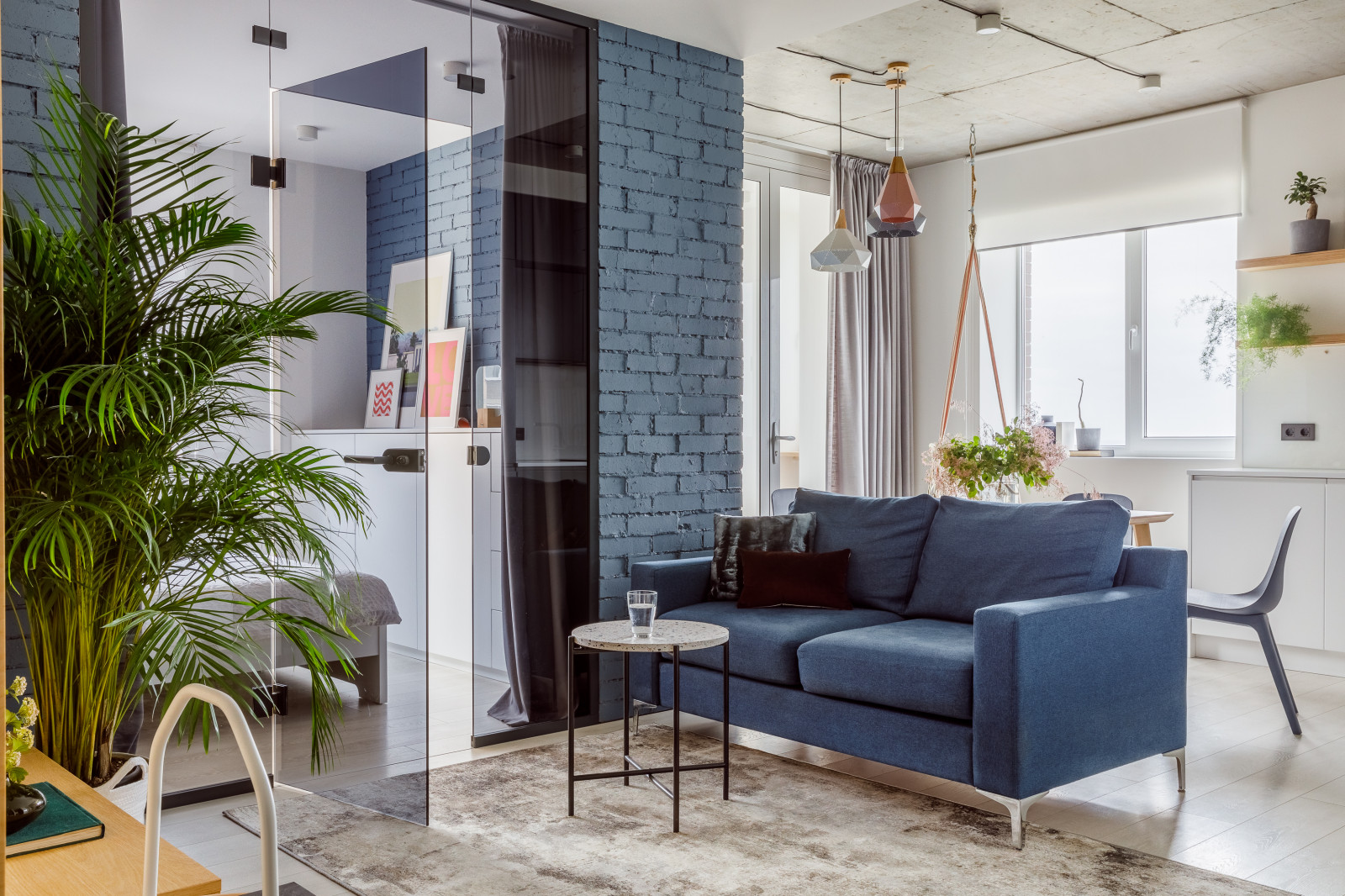 Квартира в доме у реки