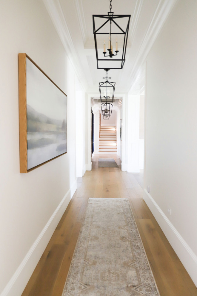 Example of a transitional home design design in Phoenix