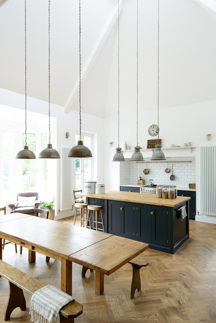 An Arts and Crafts Kitchen in Kent by deVOL nyklassisk-koekken