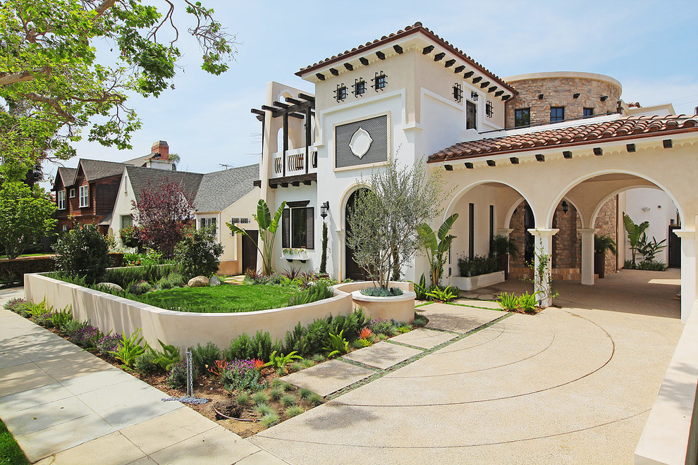 Design ideas for a mediterranean exterior in Los Angeles.