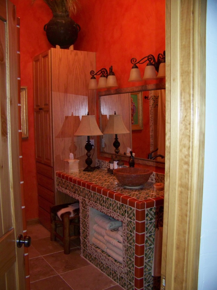 This is an example of an eclectic bathroom in Albuquerque.
