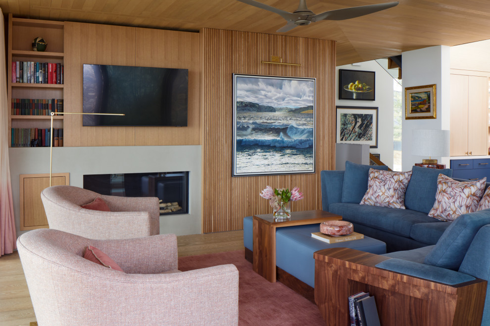 Inspiration pour un salon design en bois ouvert avec un mur marron, un sol en bois brun, une cheminée ribbon, un téléviseur fixé au mur, un sol marron et un plafond en bois.