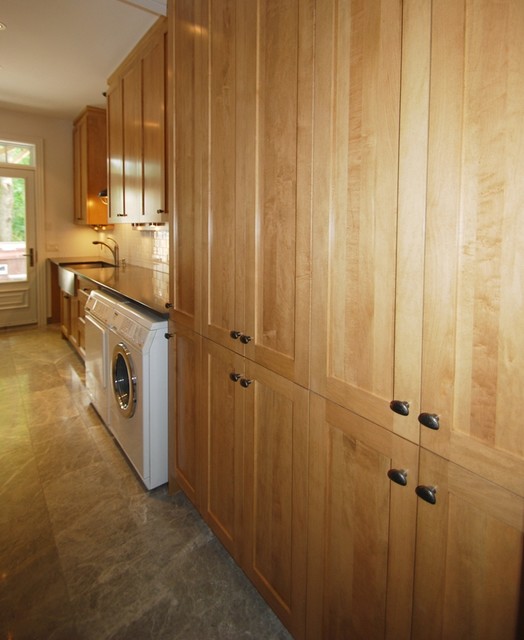 Laundry room storage classico-lavanderia