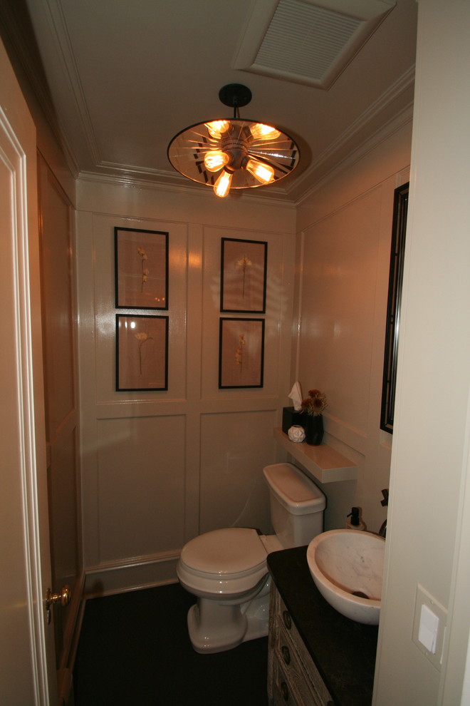 Transitional home design photo in Chicago