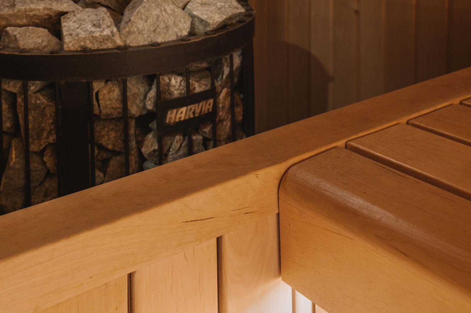 Печь – Harvia Legend.