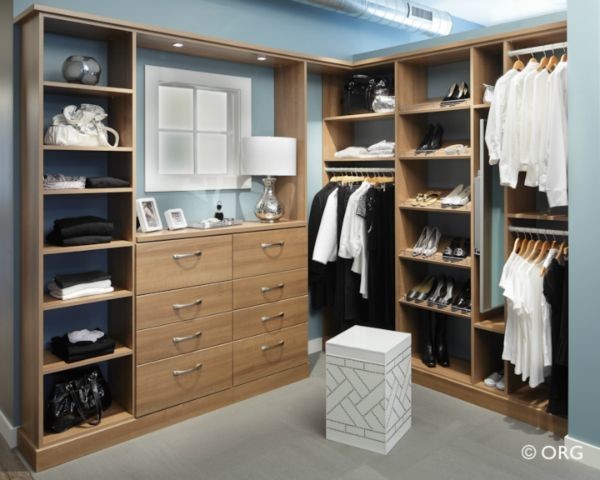 Inspiration for a contemporary closet remodel in Baltimore