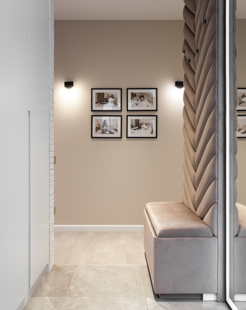 Компактная трехкомнатная квартира с круглой кроватью