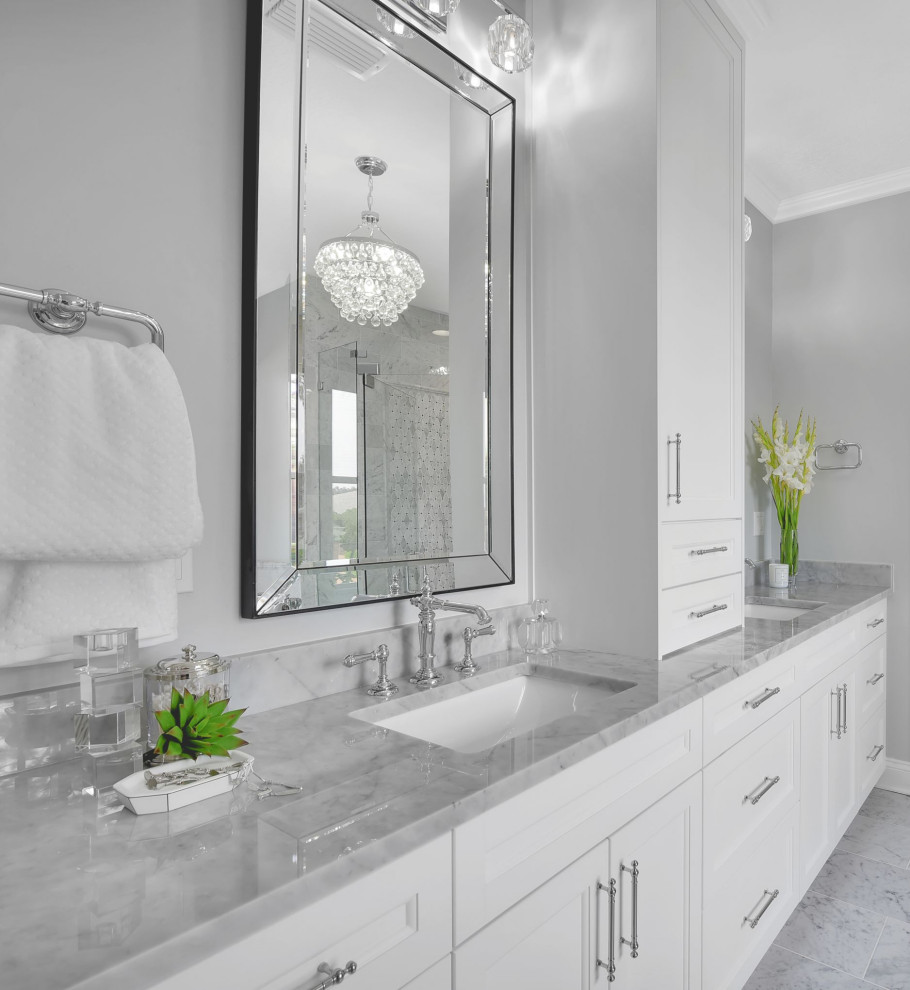 Inspiration for a transitional bathroom remodel in Jacksonville