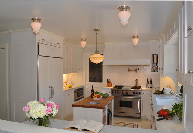Kitchen traditional-kitchen