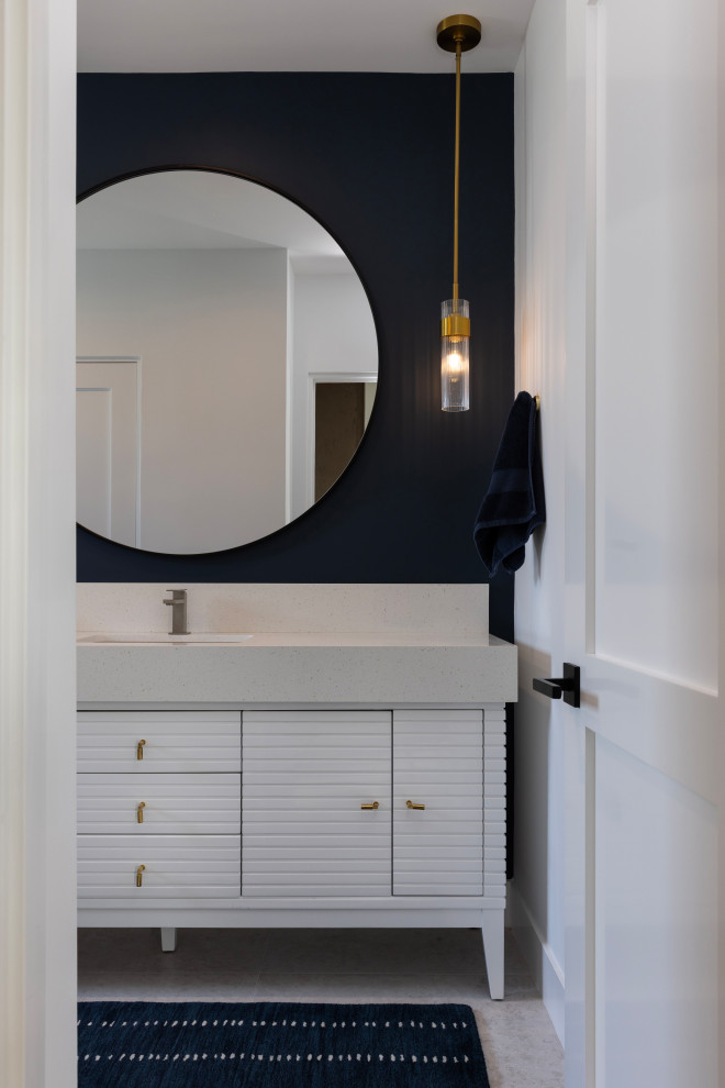 Example of a transitional home design design in Orange County