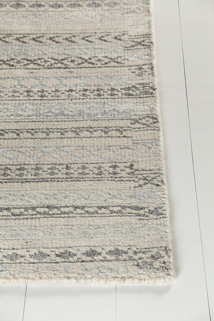 Isla Hand Knotted Wool Rectangle Area Rug, 7'3/4" x 10'1/2", White/Gray
