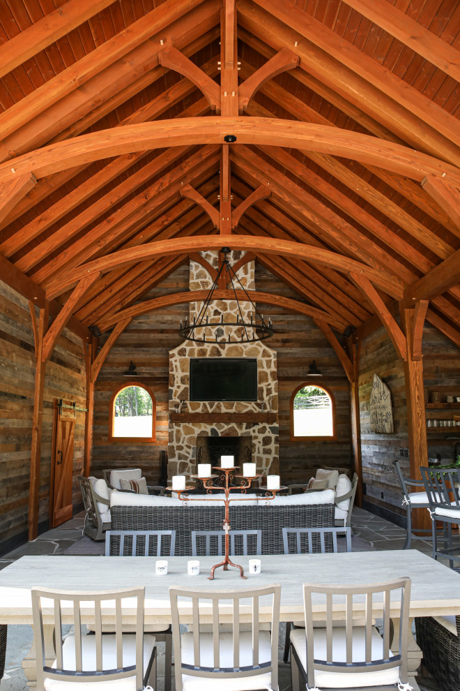 Example of a mountain style home design design in DC Metro