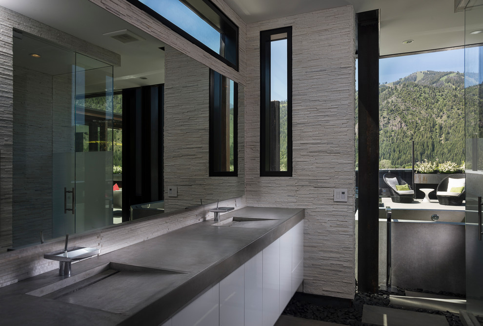 Photo of a contemporary bathroom in Boise.
