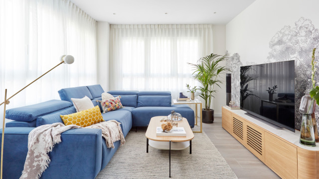 Reforma y amueblamiento M&eacute;ndez &Aacute;lvaro mediterranean-living-room